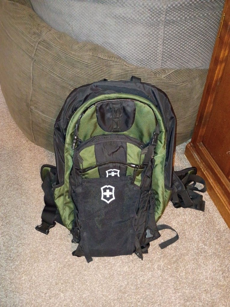 Swiss Army NTH 3200 Green Backpack