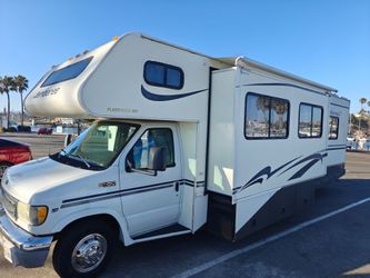 Fully updated 31' Rv w/new Renogy Solar System