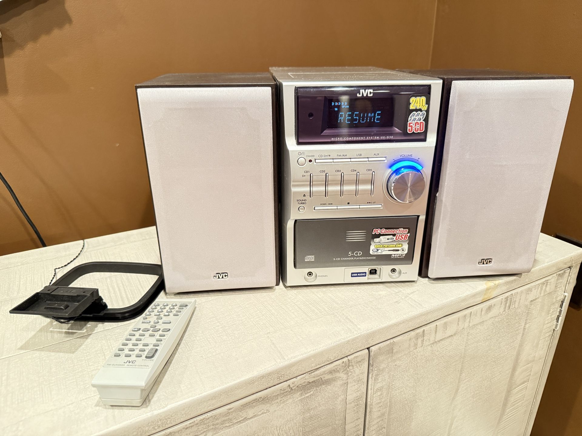 JVC UX-G50 Micro Component Stereo System - 5 CD player, AM, FM, USB and AUX w/Remote- Tested