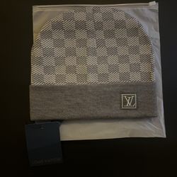 Luxury Grey Beanie – Stylish Winter Hat