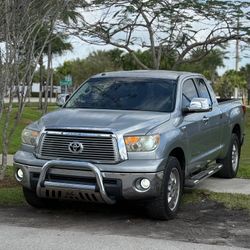 2012 toyota tundra 