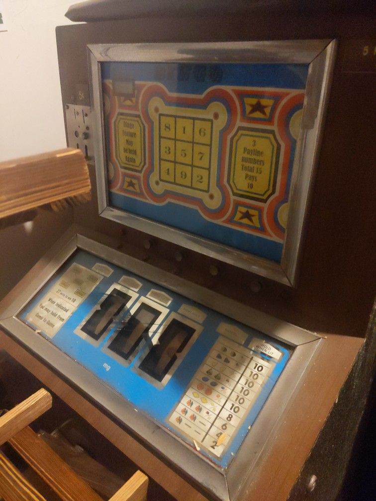 1969 Bingo Slot Coin Game (Needs Some Repair)