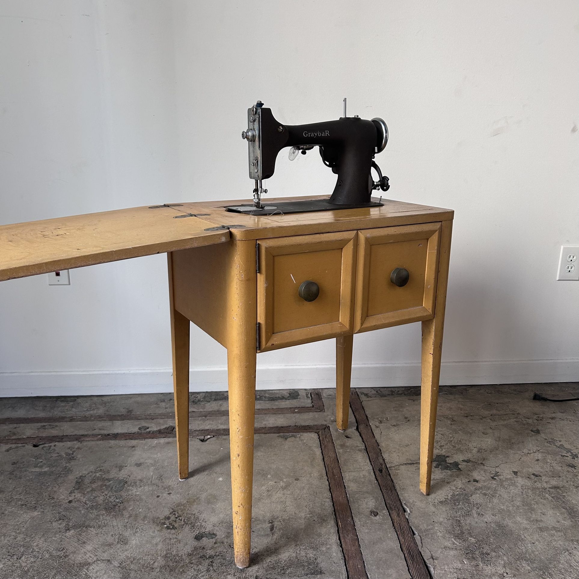 ⭐️ Rare Antique Sewing Table ⭐️