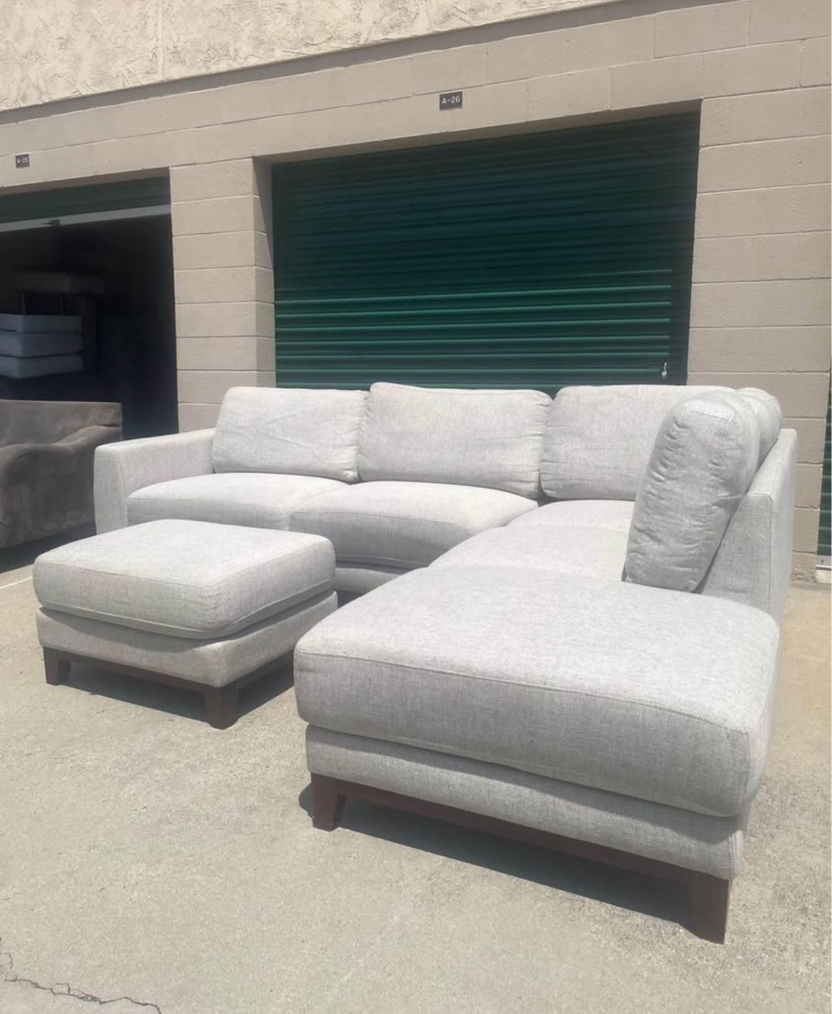 Living Spaces Sectional Couch With Ottoman 🛻Delivery Available🛻
