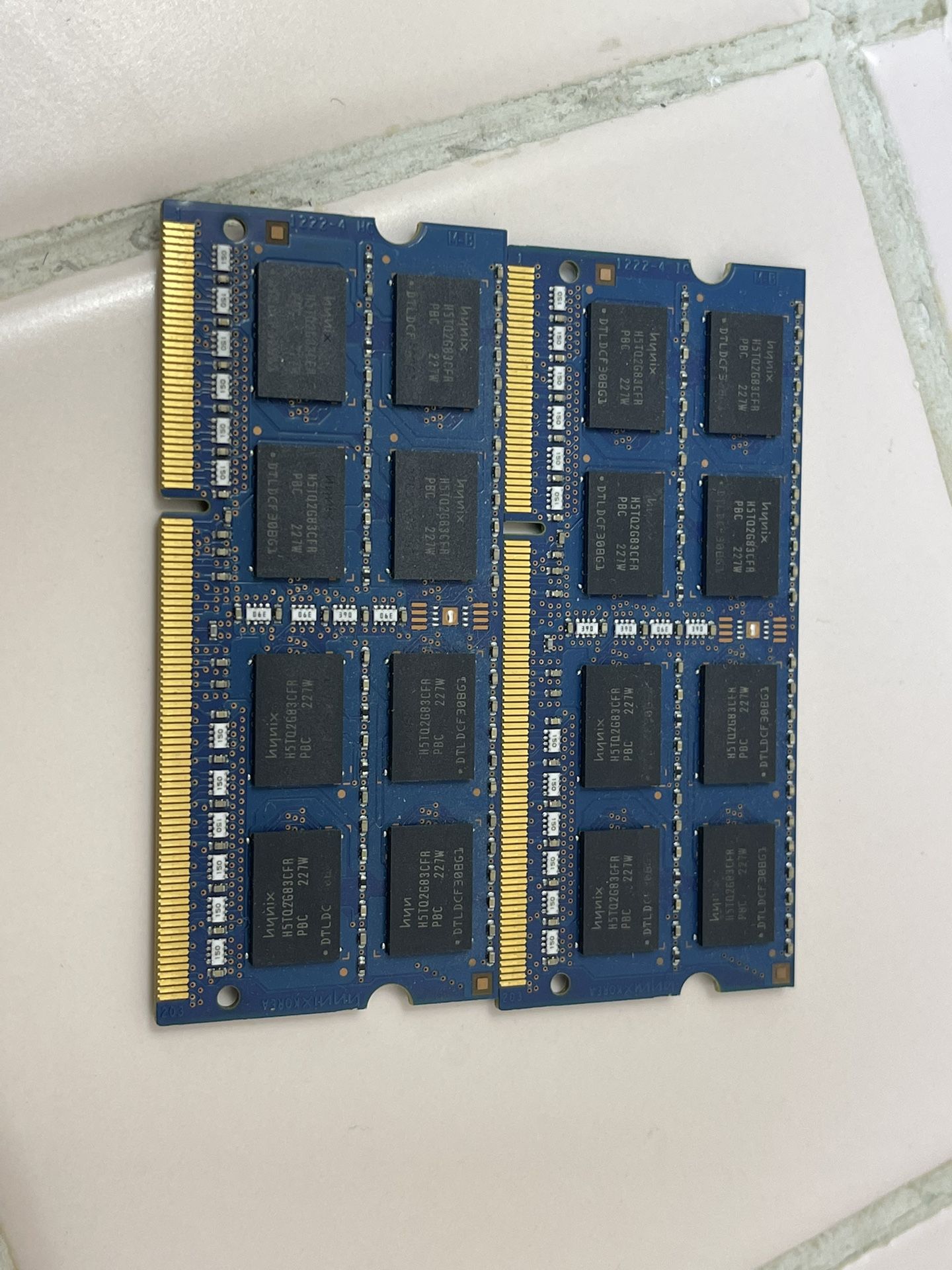 Hynix 2Gb DDR3 SDRAM x2 Sticks