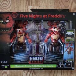 Five Nights At Freddy's ENDO SERIES Classic & Withered Foxy Figures Eyes Glow