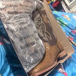 Python boots sz9.5