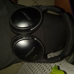 $300 Zaza Bose Headphones With Great Sound And Microphone