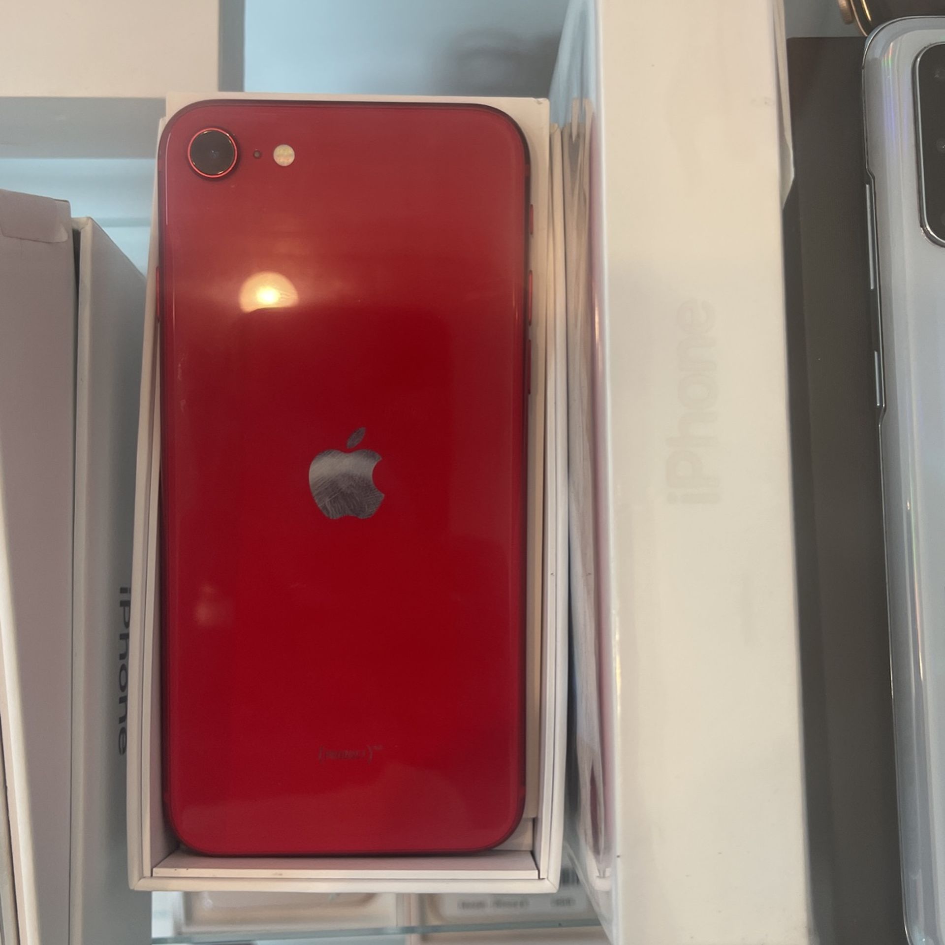 Unlocked Apple iPhone SE 64GB 128GB Rose Gold Red Carrier Sprint 13 Cricket 11 Att Tmobile Pro Boost XR Spectrum X Verizon 12 in Box