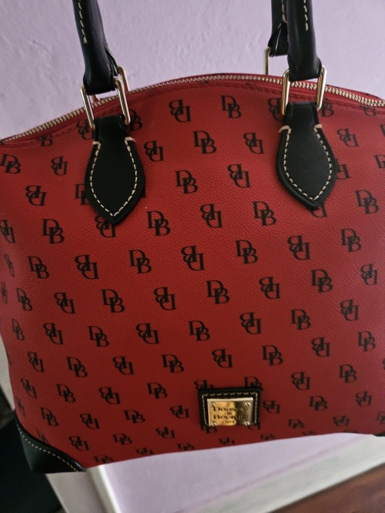Ladies Dooney And Bourke Purse