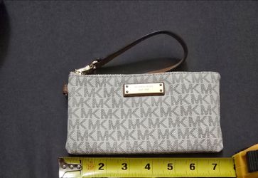 Michael Kors wristlet