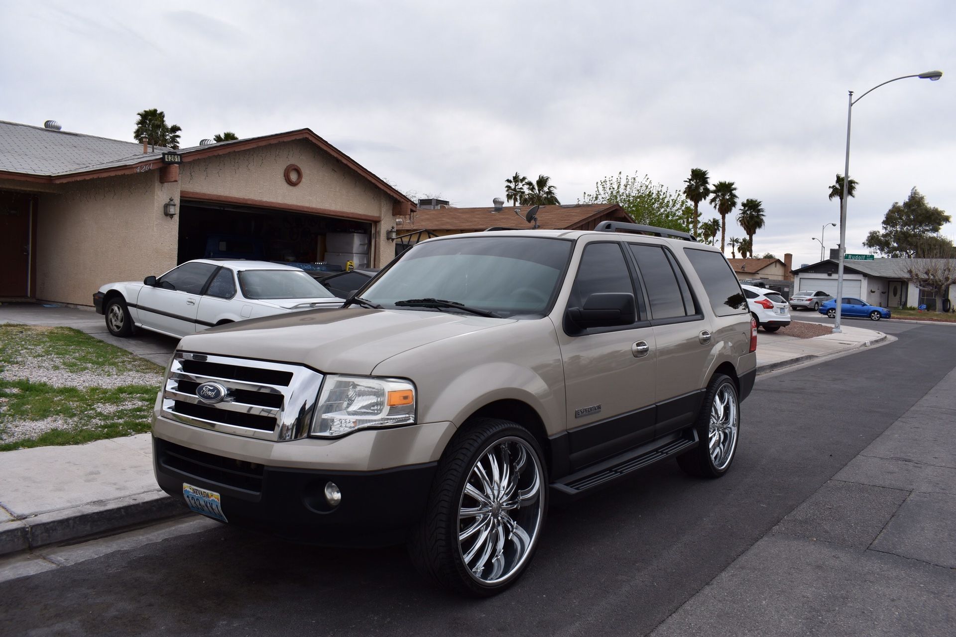 Ford Expedition 2007 170,xxx Miles Good condition Rims 26’s New tires