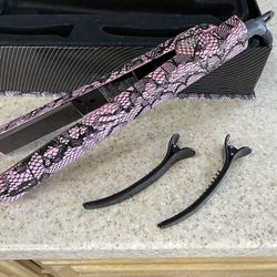 amica: sultry lace  100% solid ceramic styler