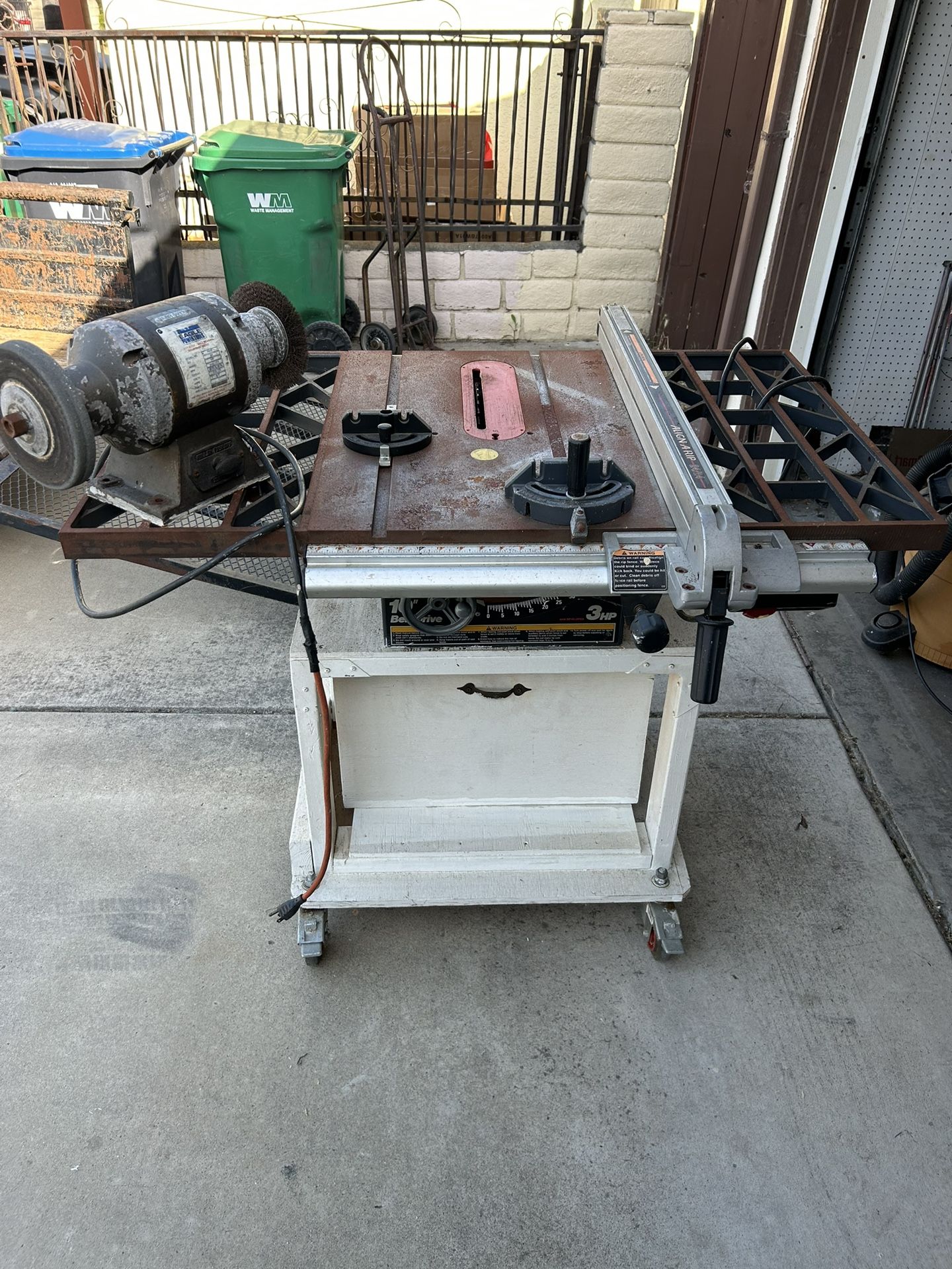 Table Saw With Bench Grinder