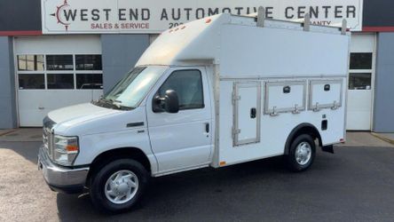 2013 Ford E-350 Cutaway