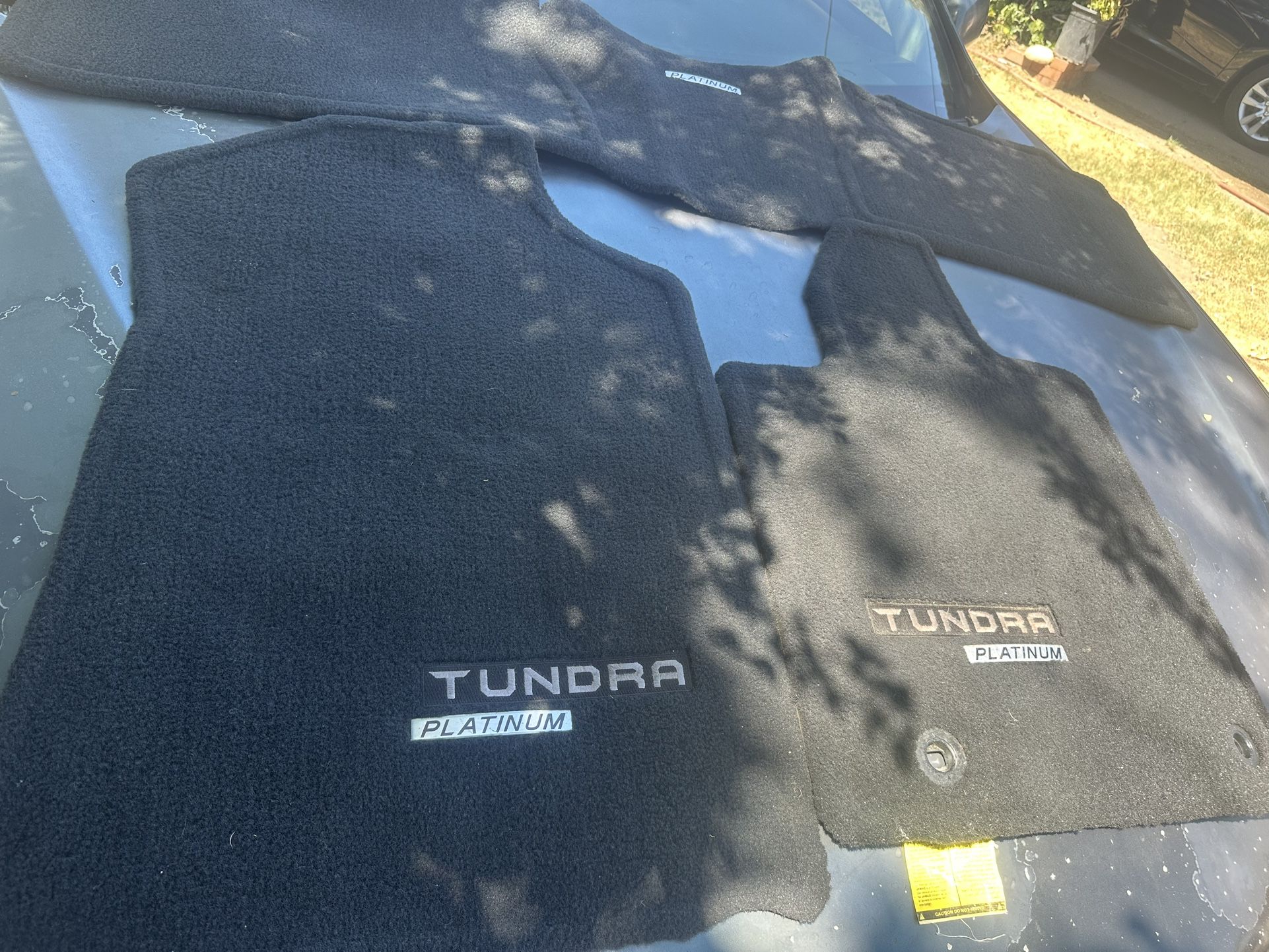 Tapetes Para Una Toyota Tundra Seré Platinum del 2015 Al 2023