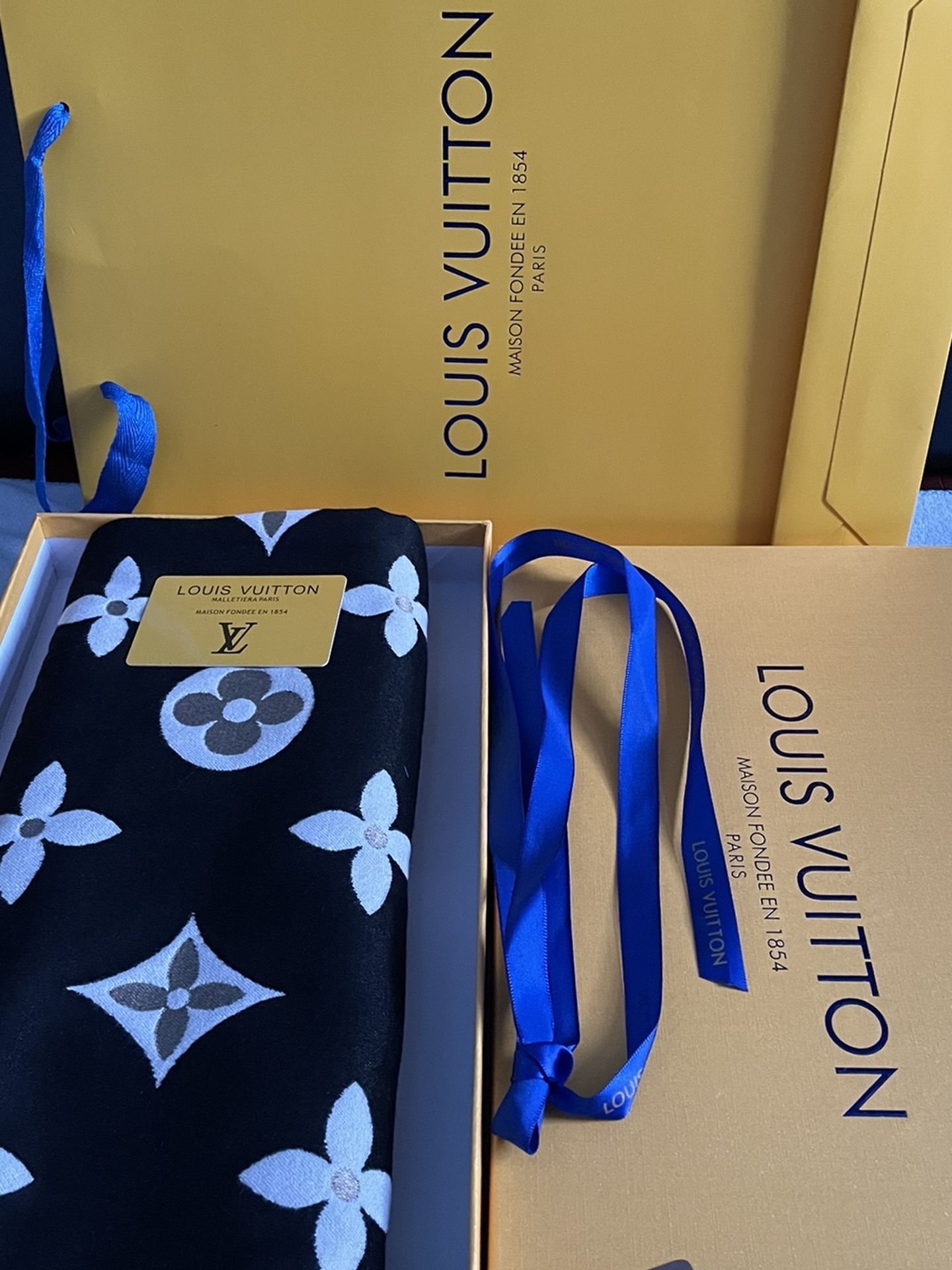 Louis Vuitton Black Scarf With Gift Box