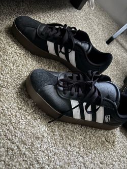 Women’s Adidas size 8