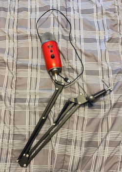 Blue Yeti Microphone (Red Version)