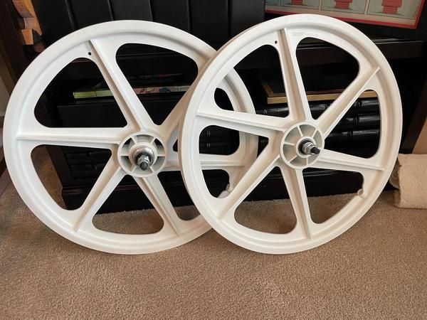 Skyway OGK Style Directional BMX Mags White for Sale in Cypress
