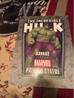 Autographed Incredible Hulk statue. Signed by Stan Lee