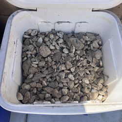 FREE - White landscaping rock - must go!