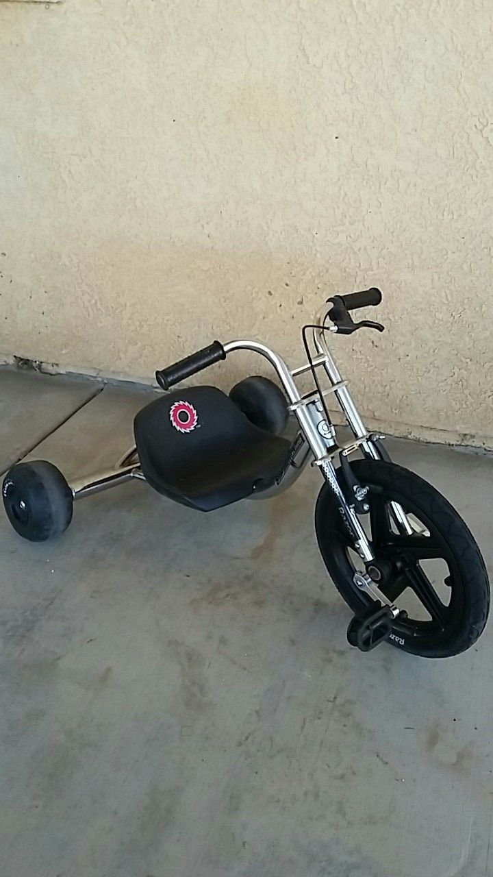 新品★JD RAZOR SCREAM MACHINE 三輪車 ★レトロ aed9caa42ab05b86bbdc6426a9f9bd