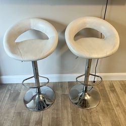 White Comfy Bar Stools/High Chairs 
