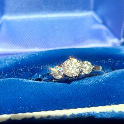 10K White Gold 1.00 TCW Diamond Engagement Ring - Size 6