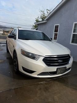 2014 Ford Taurus