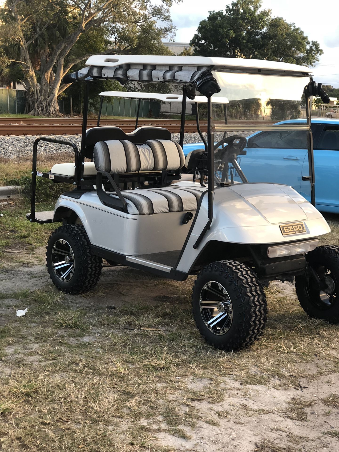 Golf cart