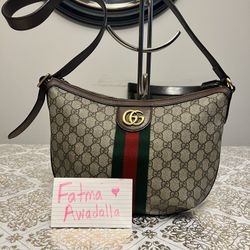 Ophidia GG small shoulder bag.