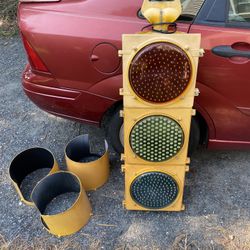 Traffic light (works)  Has a plug on it so you can turn it on, it’s a real stop light   Driveway pick up in Kernersville off of union cross road near 
