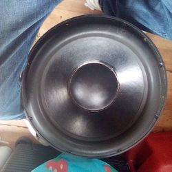 1 - 18 Inch 2000 Watt Crossfire Xs Series 1ohmn Sub