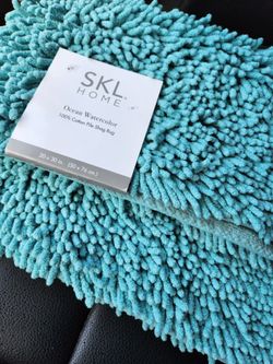 Brand New Teal Bath Mat