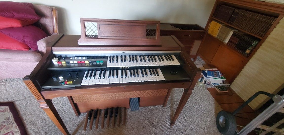 Vintage Organ And Seat