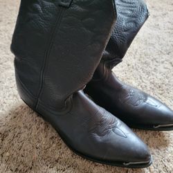 Women's Black Leather Boots...size 8