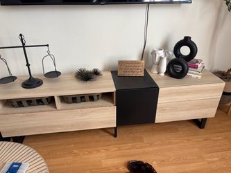 Entertainment center