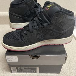 Jordan 1 - 6.5 Youth/8 Adult