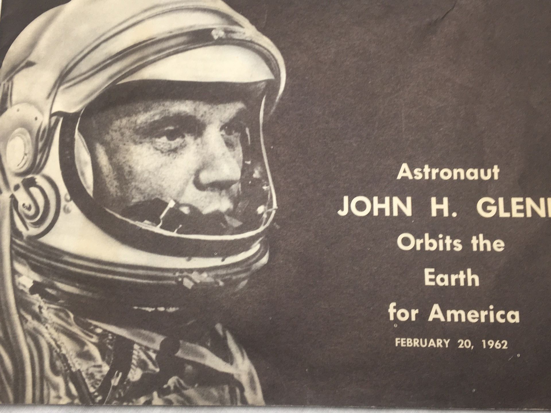 Vintage Booklet John Glen Orbits The Earth For America