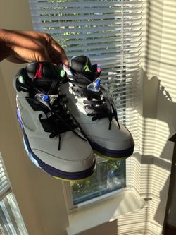 Jordan 5s size 9/5 80$ great condition