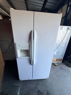 Kenmore refrigerator 36"width white