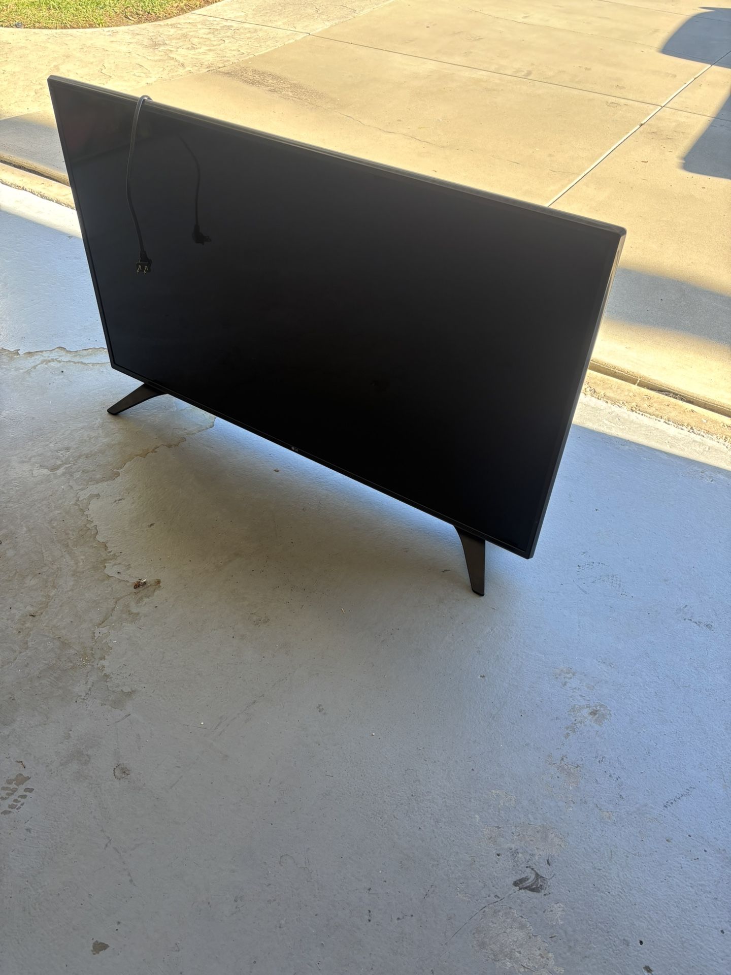 LG 50 “Inch Flat Screen Tv 