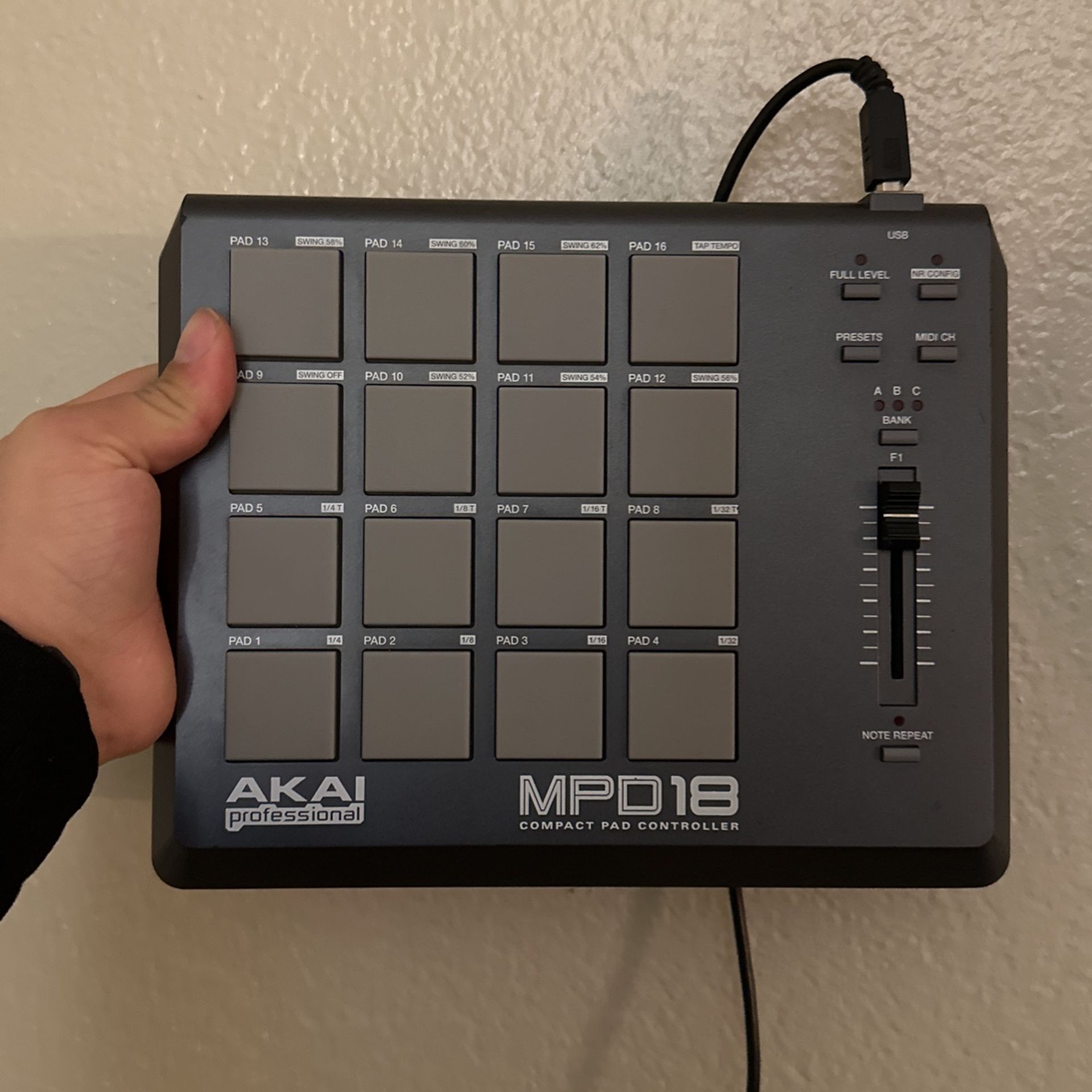 Akai Professional MPD18