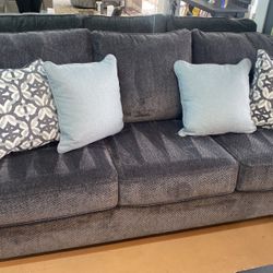 Beautiful Set, Sofa And Loveseat !