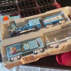 Frozen CHRISTMAS TRAIN