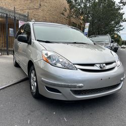 2008 Toyota Sienna