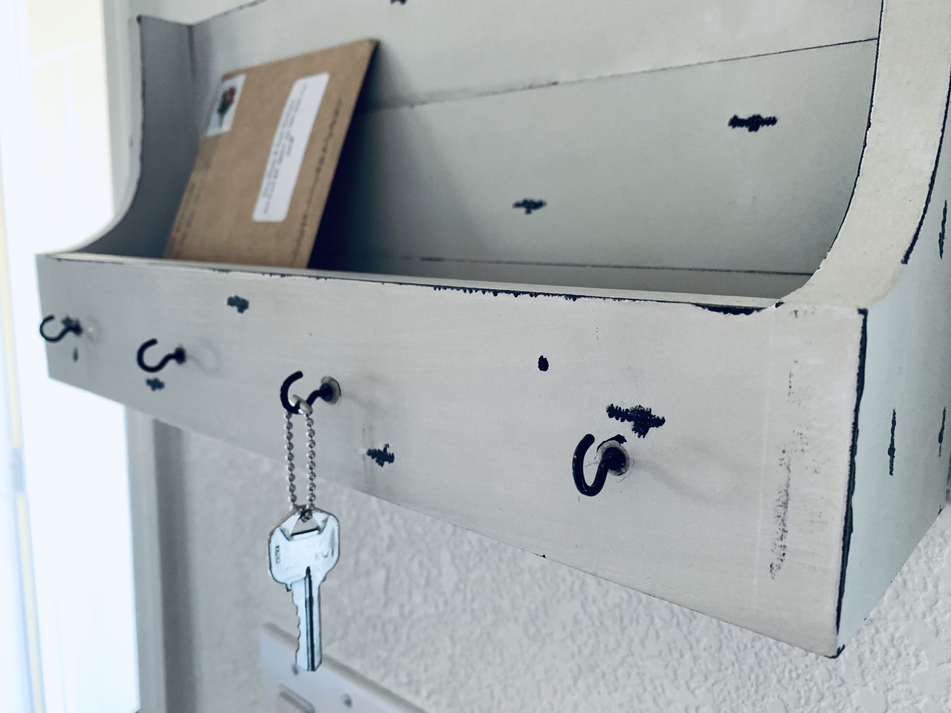 Key & Mail Organizer
