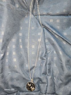 Silver Chain Necklace with Round Pendant