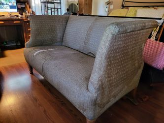 Free OLDER HEAVY COUCH